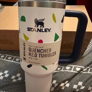 Stanley Quencher H2.0 Tumbler with Navy Handle and Colorful Accents
